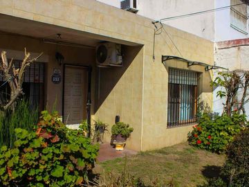 3 ambientes en Mte Grande, con parque apto crédito