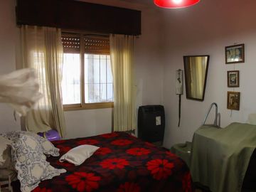 3 ambientes en Mte Grande, con parque apto crédito