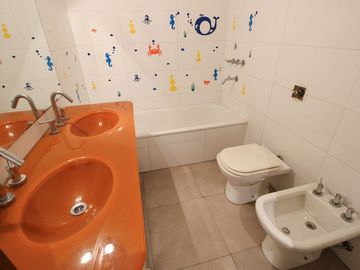 VENTA PISO 5 AMB EN CABALLITO CON COCHERA 195 M2