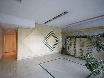 VENTA PISO 5 AMB EN CABALLITO CON COCHERA 195 M2