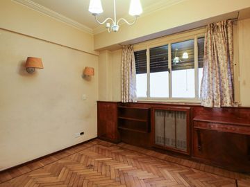 VENTA PISO 5 AMB EN CABALLITO CON COCHERA 195 M2