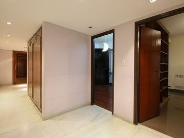 VENTA PISO 5 AMB EN CABALLITO CON COCHERA 195 M2