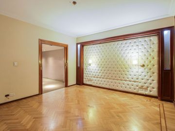 VENTA PISO 5 AMB EN CABALLITO CON COCHERA 195 M2