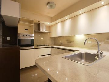 VENTA PISO 5 AMB EN CABALLITO CON COCHERA 195 M2