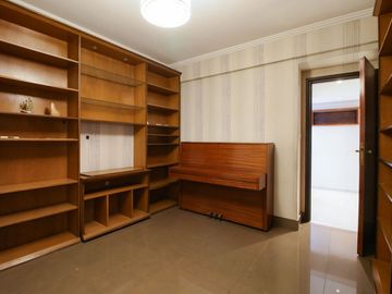 VENTA PISO 5 AMB EN CABALLITO CON COCHERA 195 M2