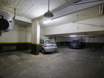 VENTA PISO 5 AMB EN CABALLITO CON COCHERA 195 M2