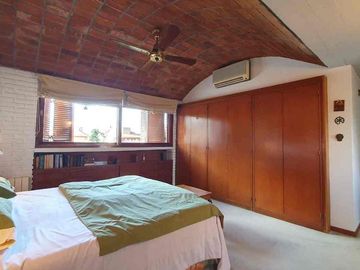 Casa en Venta Hurlingham – 4 Amb  Pileta y jardin