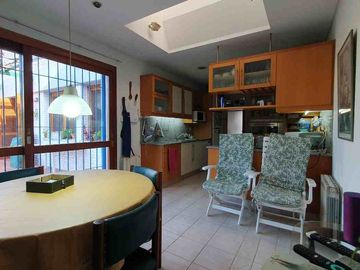 Casa en Venta Hurlingham – 4 Amb  Pileta y jardin