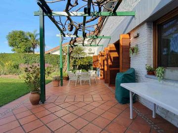 Casa en Venta Hurlingham – 4 Amb  Pileta y jardin