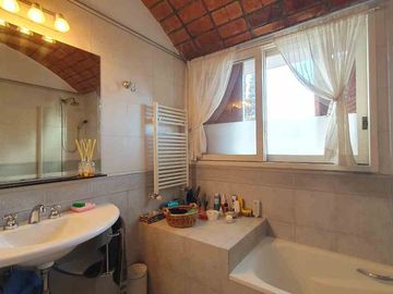 Casa en Venta Hurlingham – 4 Amb  Pileta y jardin