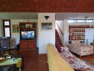 Casa en Venta Hurlingham – 4 Amb  Pileta y jardin