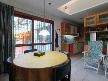 Casa en Venta Hurlingham – 4 Amb  Pileta y jardin