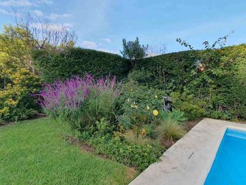 Casa en Venta Hurlingham – 4 Amb  Pileta y jardin