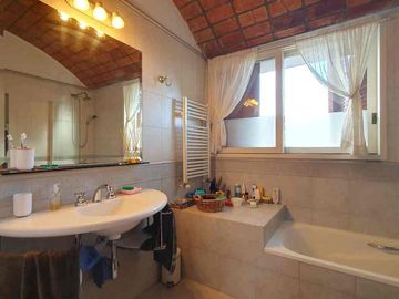 Casa en Venta Hurlingham – 4 Amb  Pileta y jardin