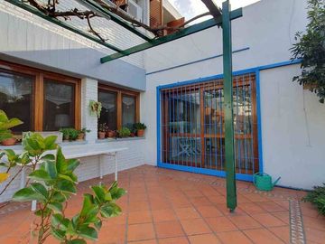 Casa en Venta Hurlingham – 4 Amb  Pileta y jardin