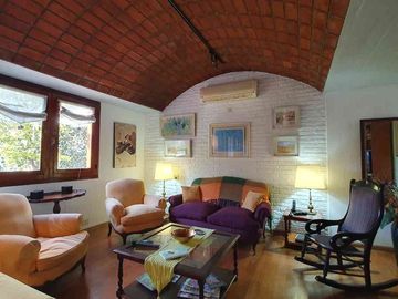 Casa en Venta Hurlingham – 4 Amb  Pileta y jardin