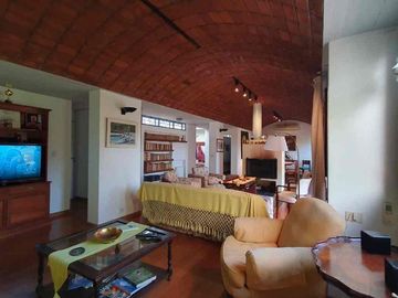 Casa en Venta Hurlingham – 4 Amb  Pileta y jardin