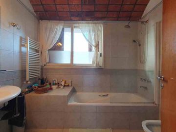 Casa en Venta Hurlingham – 4 Amb  Pileta y jardin