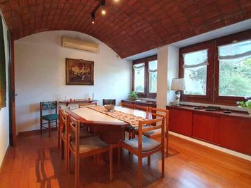 Casa en Venta Hurlingham – 4 Amb  Pileta y jardin