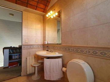 Casa en Venta Hurlingham – 4 Amb  Pileta y jardin