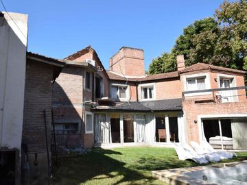 VENTA CASA SAN ISIDRO LOMAS GOLF PILETA Y JARDIN