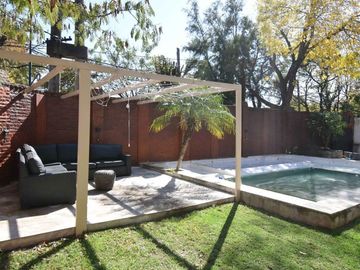 VENTA CASA SAN ISIDRO LOMAS GOLF PILETA Y JARDIN