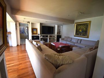 VENTA CASA SAN ISIDRO LOMAS GOLF PILETA Y JARDIN