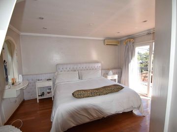 VENTA CASA SAN ISIDRO LOMAS GOLF PILETA Y JARDIN