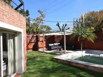 VENTA CASA SAN ISIDRO LOMAS GOLF PILETA Y JARDIN