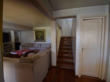 VENTA CASA SAN ISIDRO LOMAS GOLF PILETA Y JARDIN