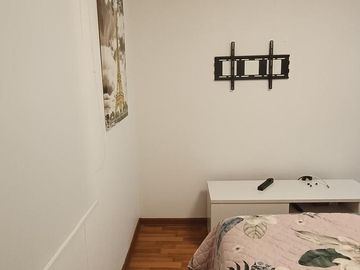 Departamento en segundo piso c/cochera cerca al ovalo higuereta muy cerca a miraflores