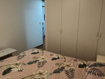 Departamento en segundo piso c/cochera cerca al ovalo higuereta muy cerca a miraflores