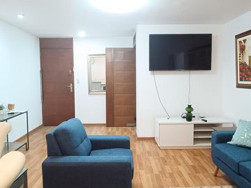 Departamento en segundo piso c/cochera cerca al ovalo higuereta muy cerca a miraflores
