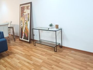 Departamento en segundo piso c/cochera cerca al ovalo higuereta muy cerca a miraflores