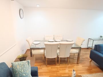 Departamento en segundo piso c/cochera cerca al ovalo higuereta muy cerca a miraflores