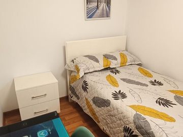 Departamento en segundo piso c/cochera cerca al ovalo higuereta muy cerca a miraflores