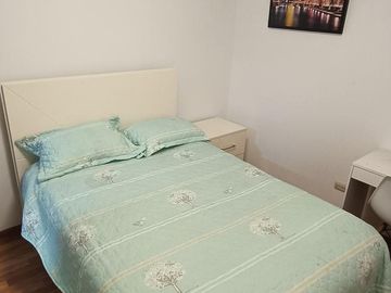 Departamento en segundo piso c/cochera cerca al ovalo higuereta muy cerca a miraflores
