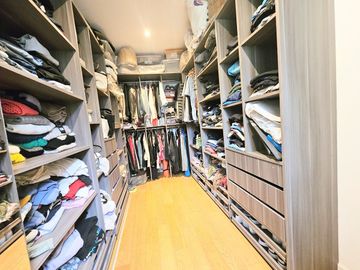 VENTA CASA 6 AMBIENTES LA CESARINA PILETA CLIMATIZ