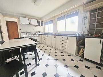DEPARTAMENTO VENTA 5 AMBIENTES COLEGIALES
