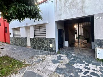 CASA EN VENTA LA PLATA