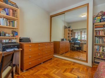 CASA DE 3 PLANTAS LOTE PROPIO U.S.A.A VILLA CRESPO