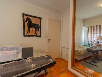 CASA DE 3 PLANTAS LOTE PROPIO U.S.A.A VILLA CRESPO