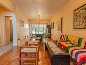 CASA DE 3 PLANTAS LOTE PROPIO U.S.A.A VILLA CRESPO