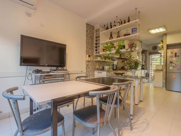 CASA DE 3 PLANTAS LOTE PROPIO U.S.A.A VILLA CRESPO