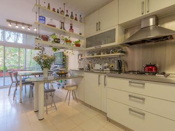 CASA DE 3 PLANTAS LOTE PROPIO U.S.A.A VILLA CRESPO