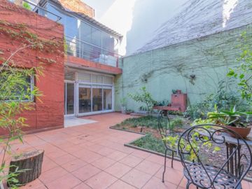 CASA DE 3 PLANTAS LOTE PROPIO U.S.A.A VILLA CRESPO