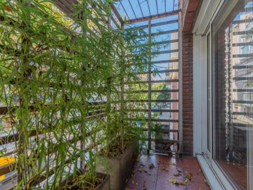 CASA DE 3 PLANTAS LOTE PROPIO U.S.A.A VILLA CRESPO