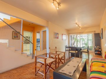 CASA DE 3 PLANTAS LOTE PROPIO U.S.A.A VILLA CRESPO
