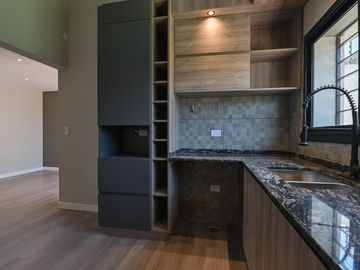 SE VENDE CASA 3 DORMITORIOS VILLA CABRERA CORDOBA