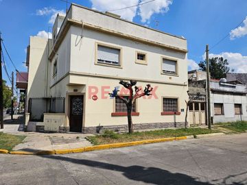 PH 3 AMBIENTES EN VENTA EN CIUDADELA PATIO PERMUTA